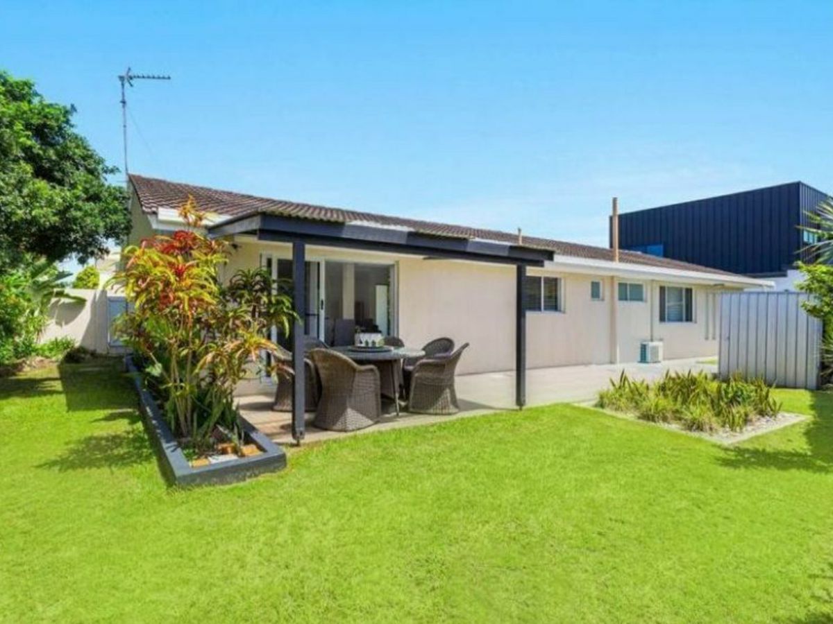 51 Salerno Street, Isle Of Capri - image 2