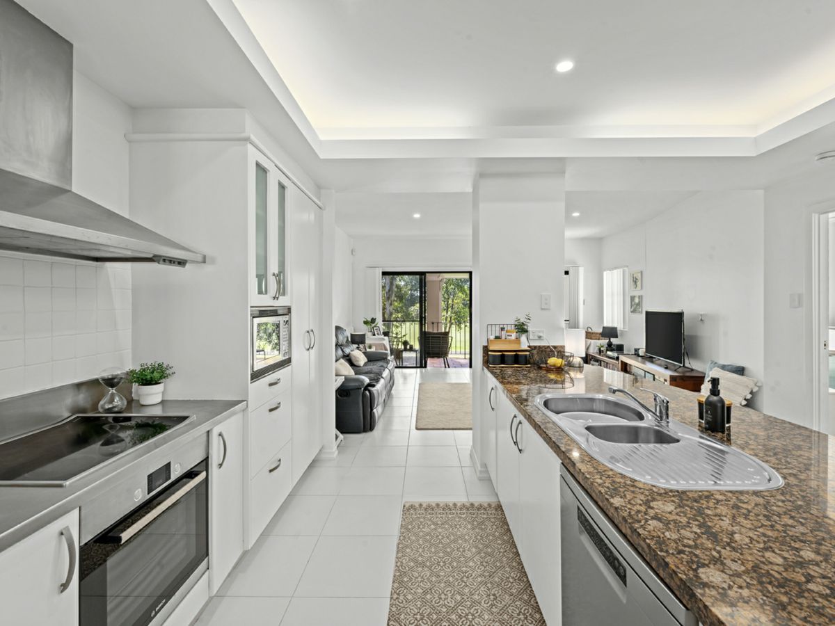3267 Palladian Drive, Hope Island - image 1
