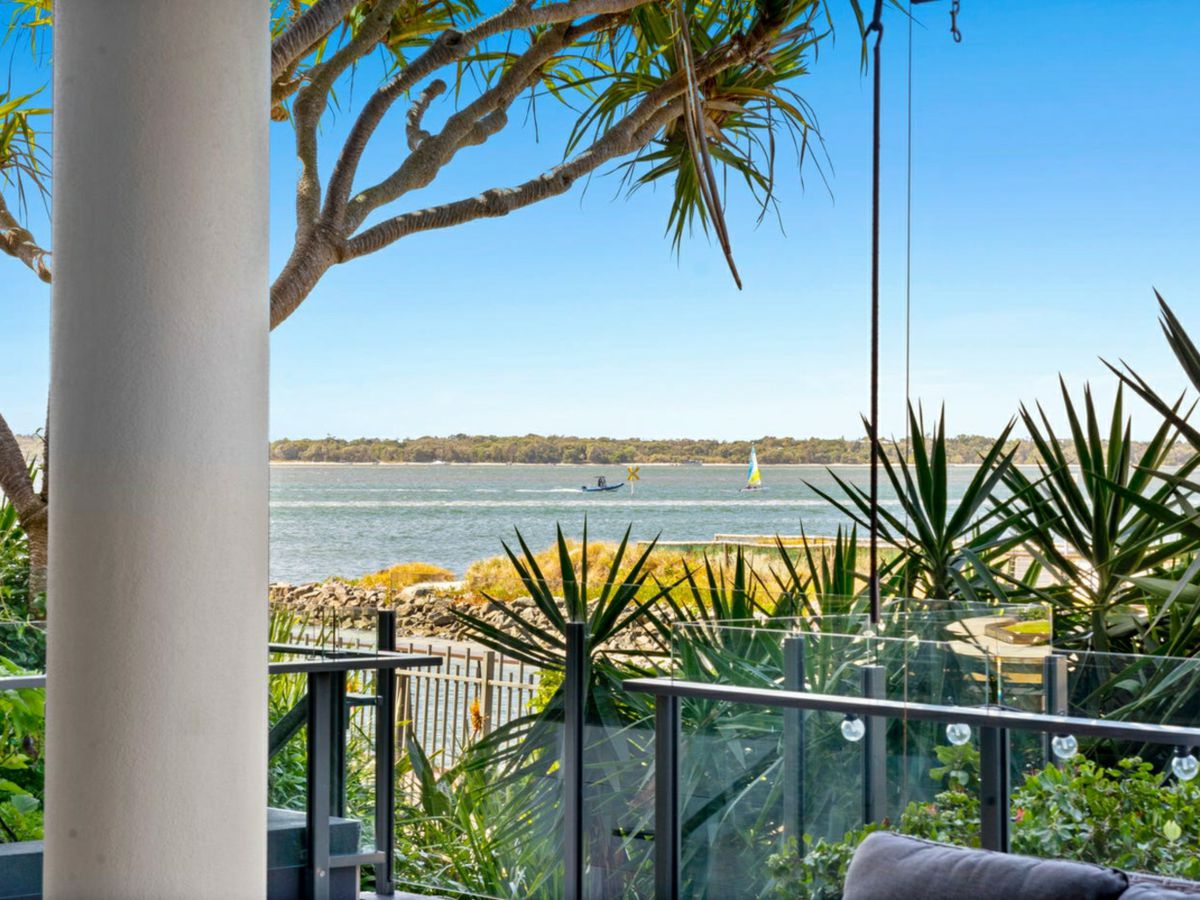 7108/323 Bayview Street, Hollywell - image 1