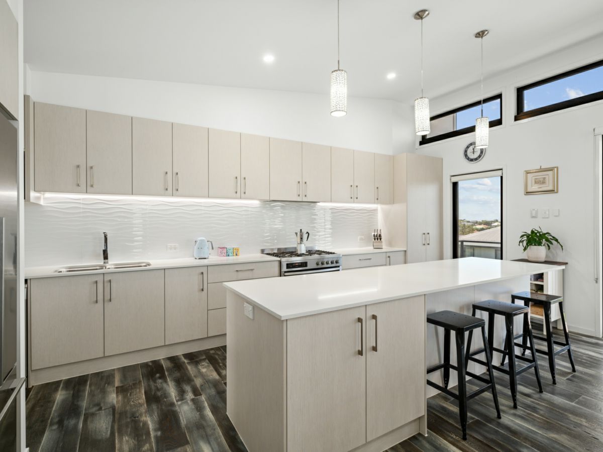 35 Highland Crescent, Belmont - image 3