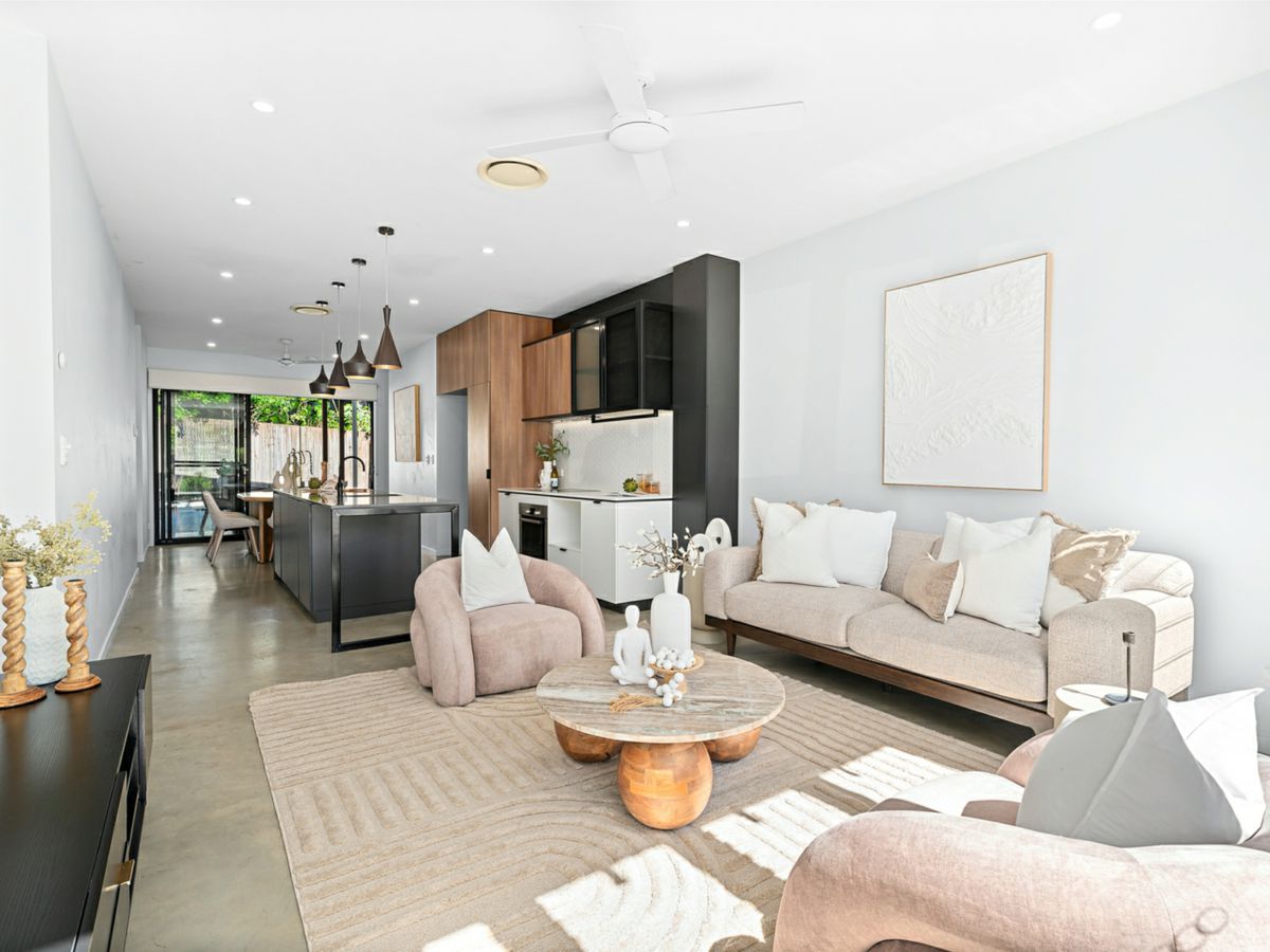 82A Rialto Street, Greenslopes - image 1