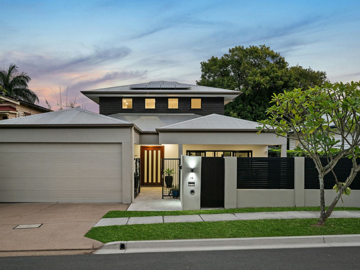16 David Street, Tennyson - image 1