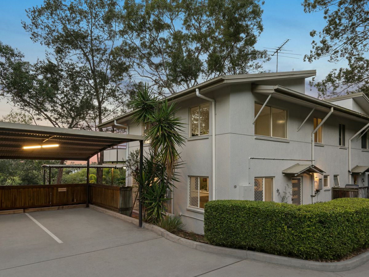 19/1 Glenquarie Place, The Gap - image 1