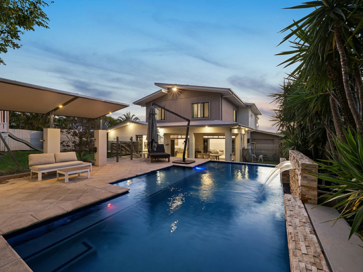 52 Goodenia Crescent, Seventeen Mile Rocks - image 1