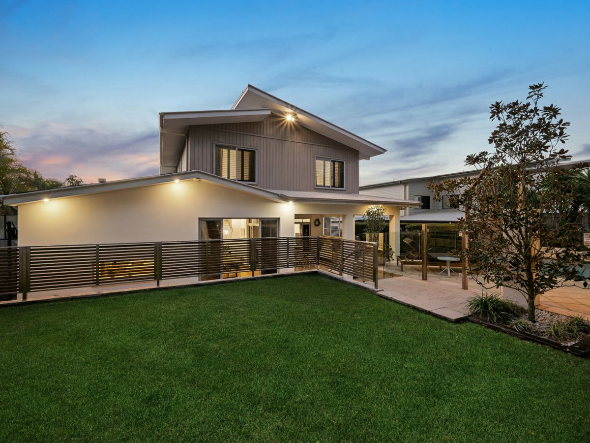 52 Goodenia Crescent, Seventeen Mile Rocks - image 2