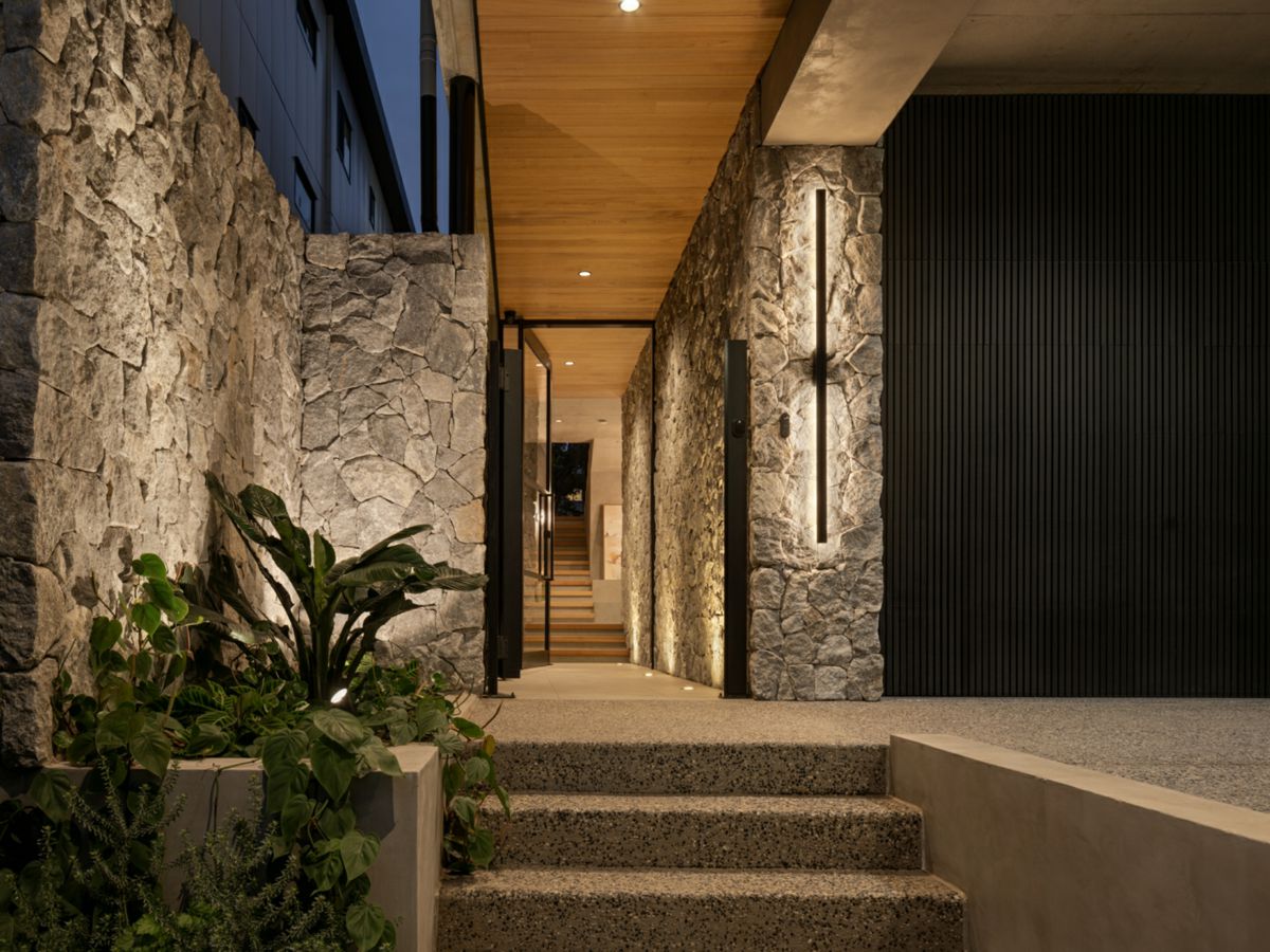 121 Munro Street, St Lucia - image 2