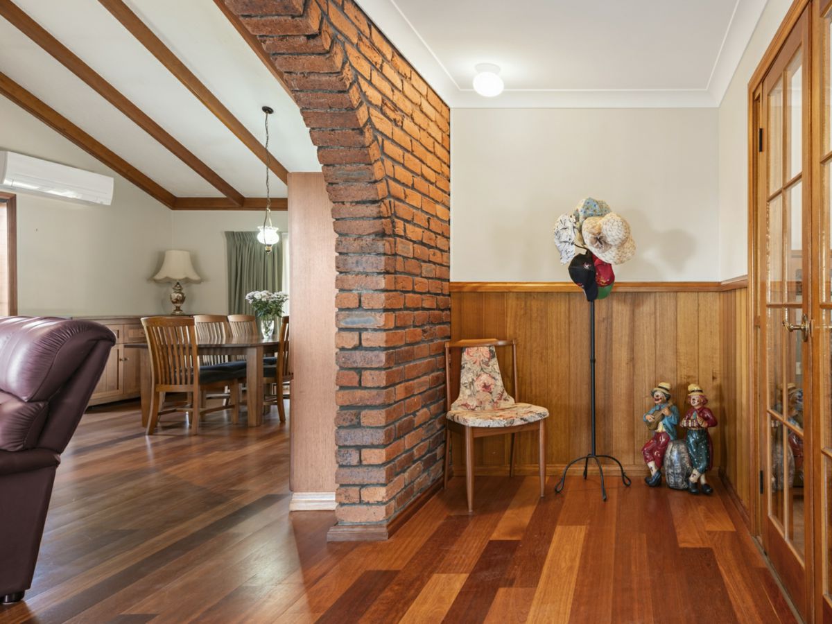 10 Melba Court, Mount Ommaney - image 2
