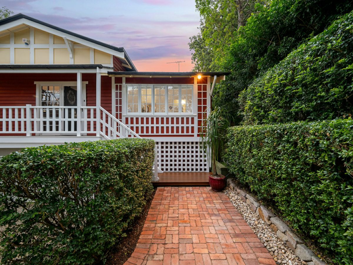 51 Volga Crescent, Indooroopilly - image 2