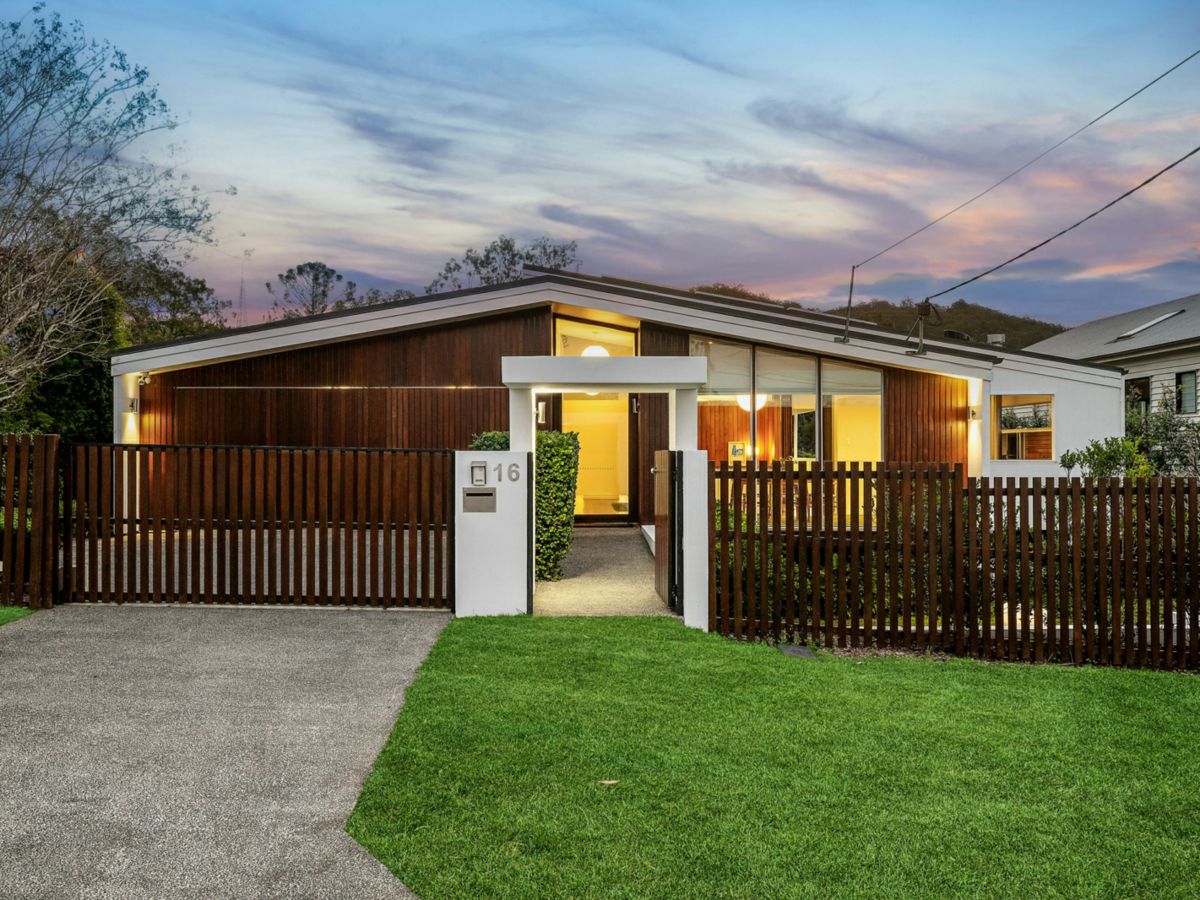 16 Lilley Road, Bardon - image 1