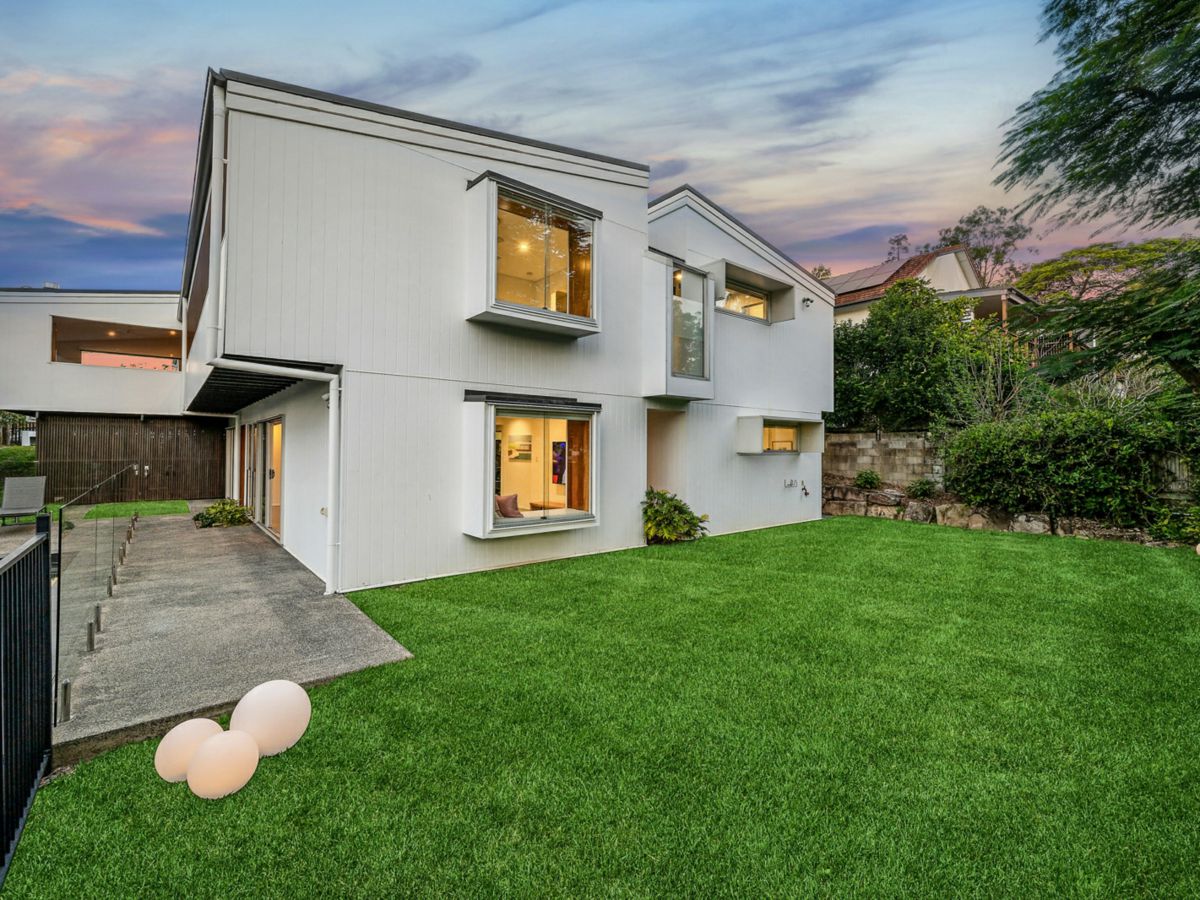16 Lilley Road, Bardon - image 3