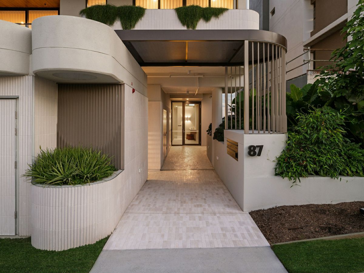 2/87 Swann Road, Taringa - image 3