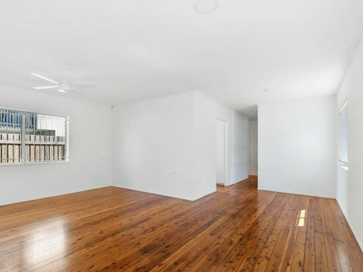 2/27 Wickham Street, Morningside - image 1
