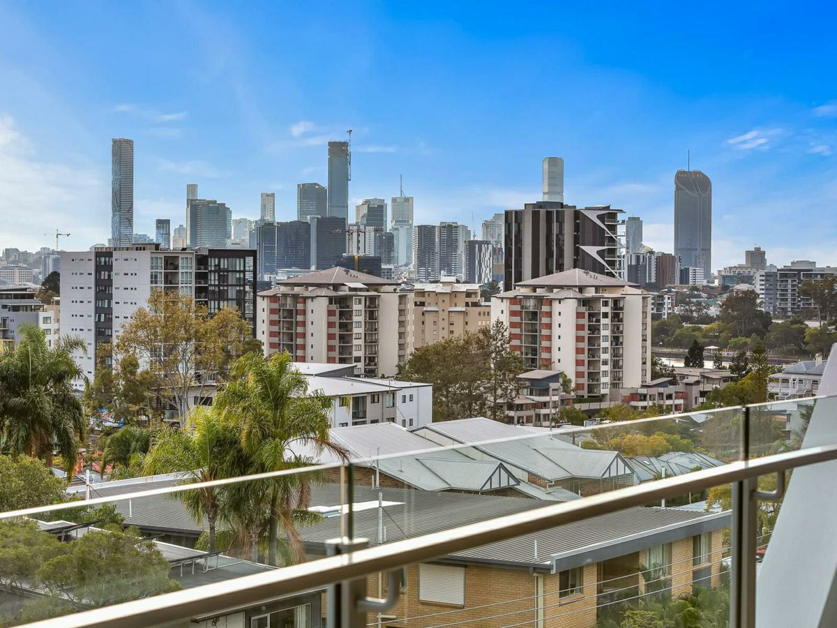 702/24 Augustus Street, Toowong - image 3