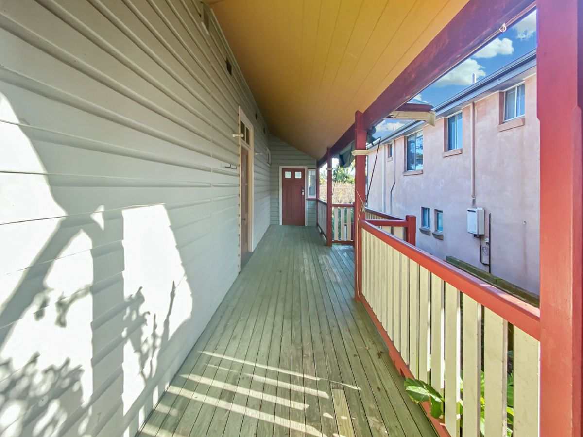 36 Frances Road, Putney - image 2