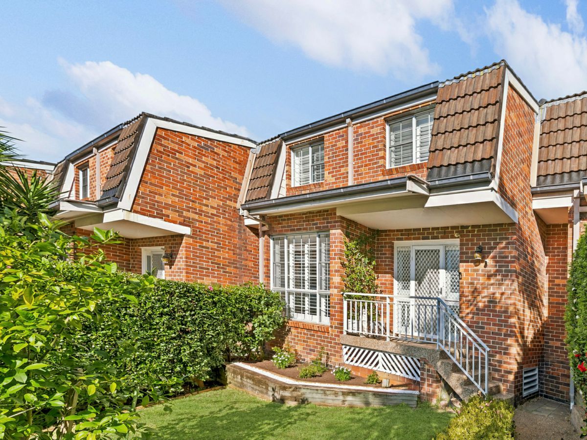 3/2 Mildred Avenue, Hornsby - image 1