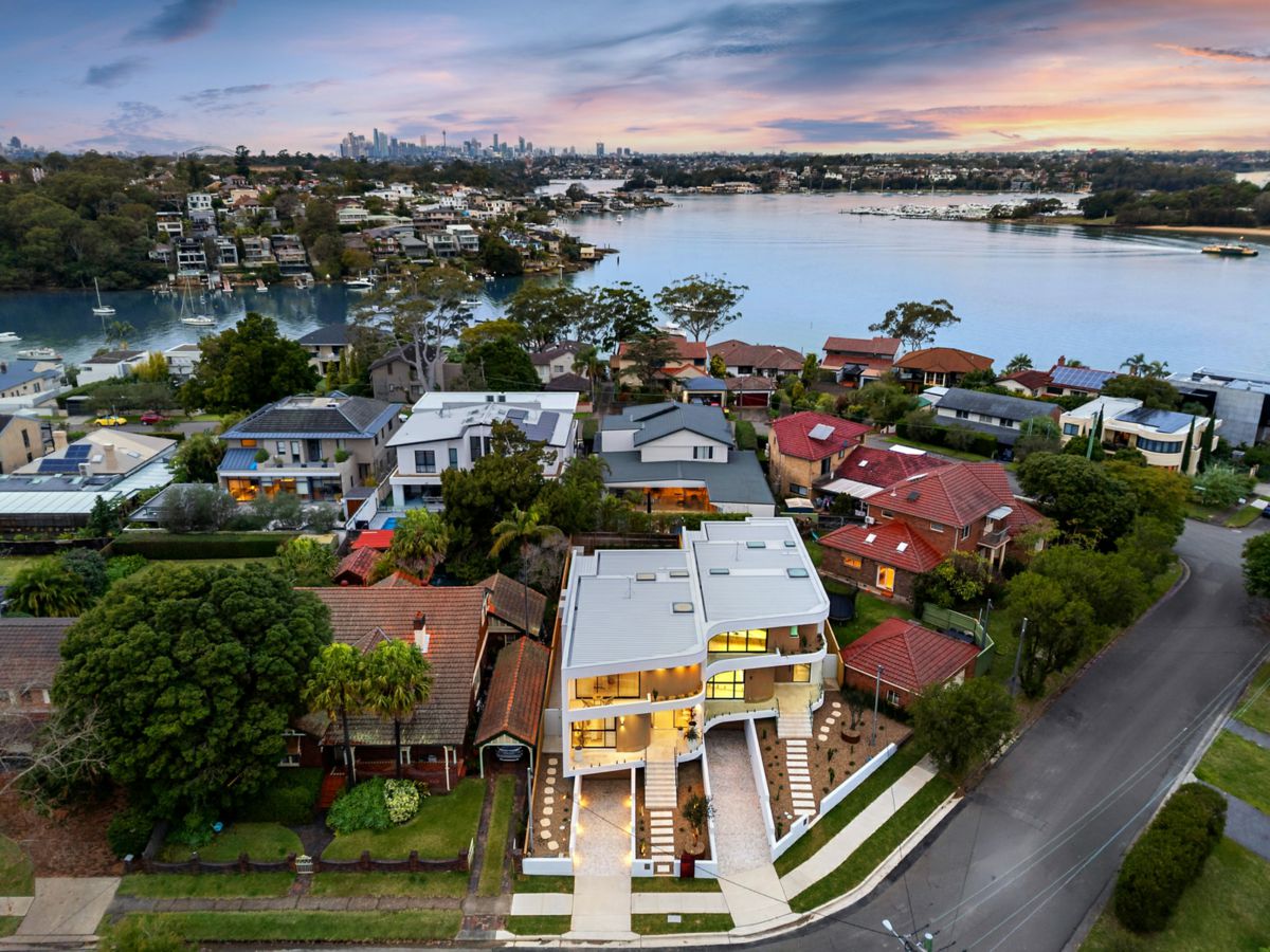 168A Tennyson Road, Tennyson Point - image 2