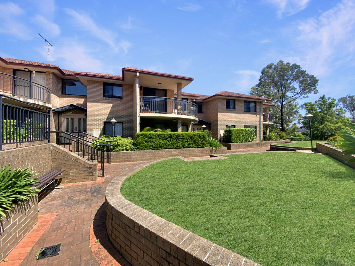 30/49 Dobson Crescent, Baulkham Hills - image 1