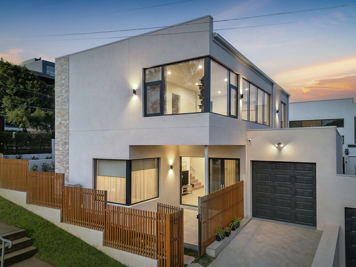 292 Morrison Road, Putney - image 1