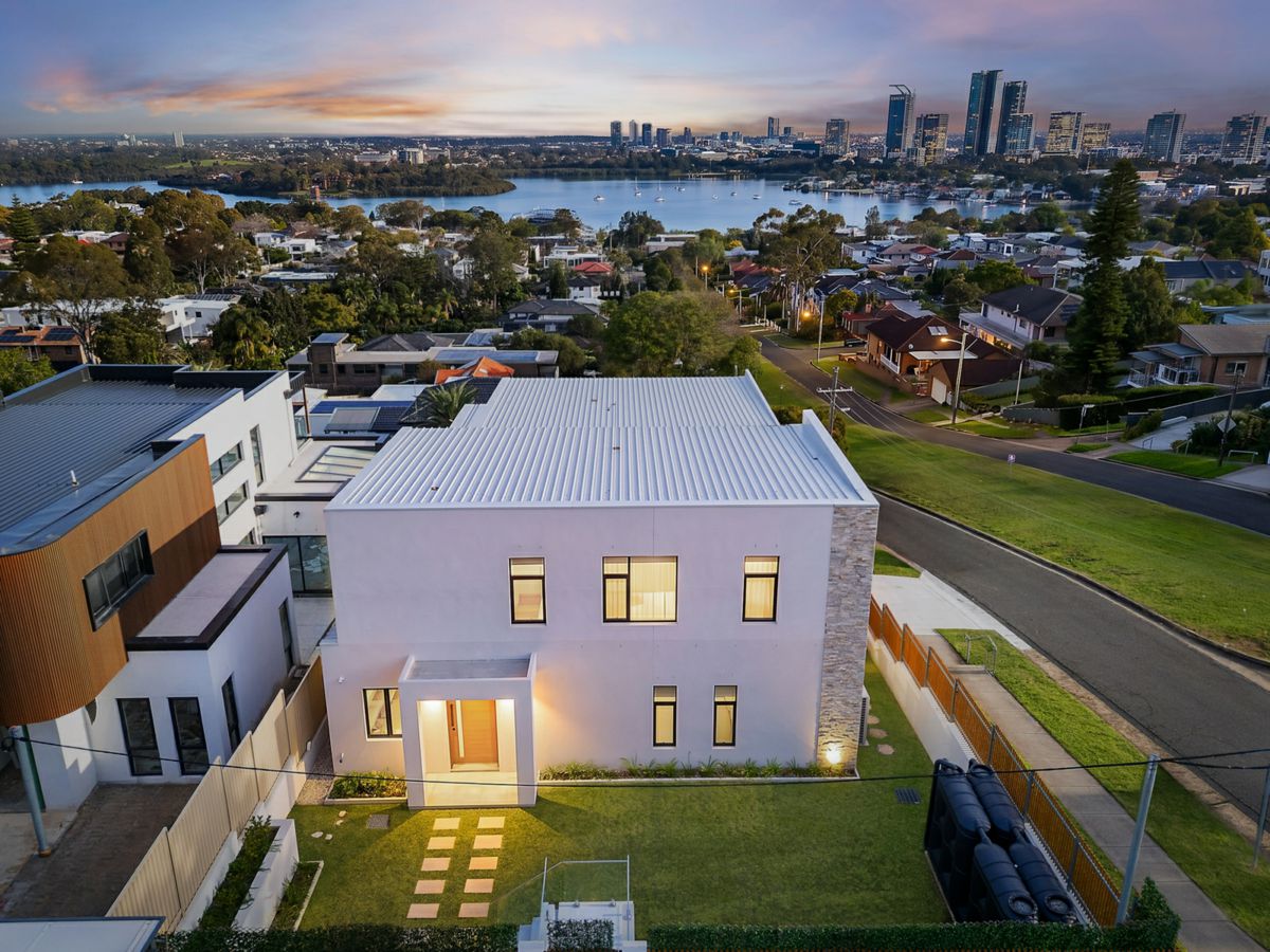 292 Morrison Road, Putney - image 2