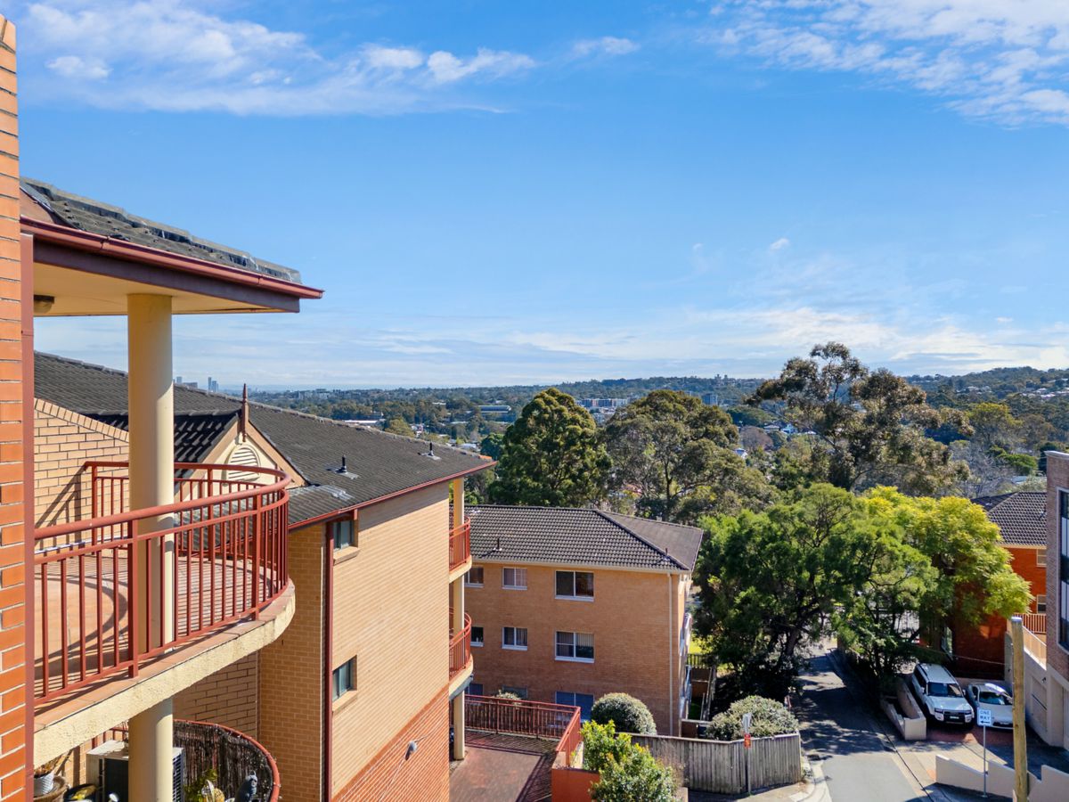 13/3 Devlin Street, Ryde - image 2