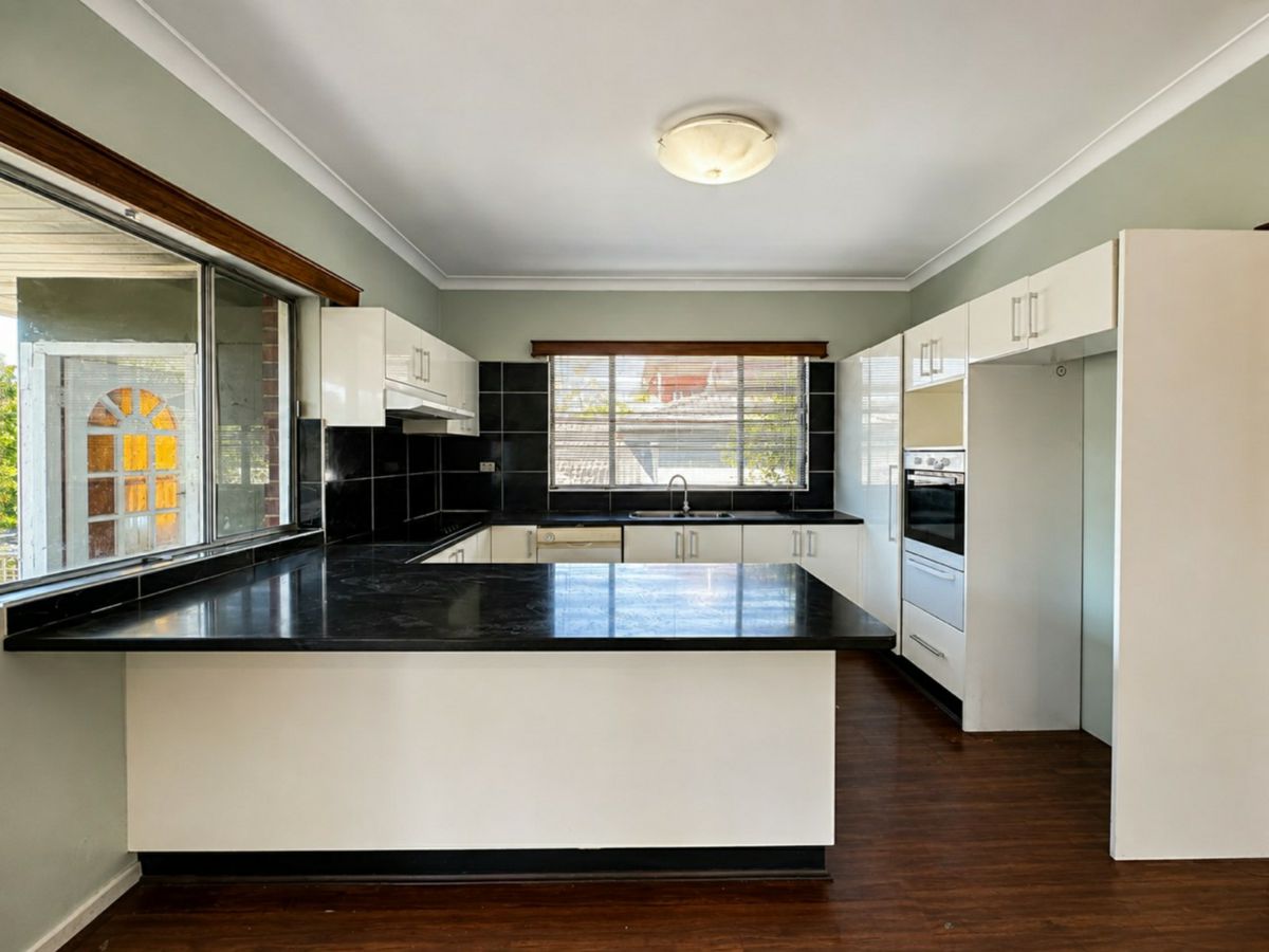 11 Windeyer Avenue, Gladesville - image 3