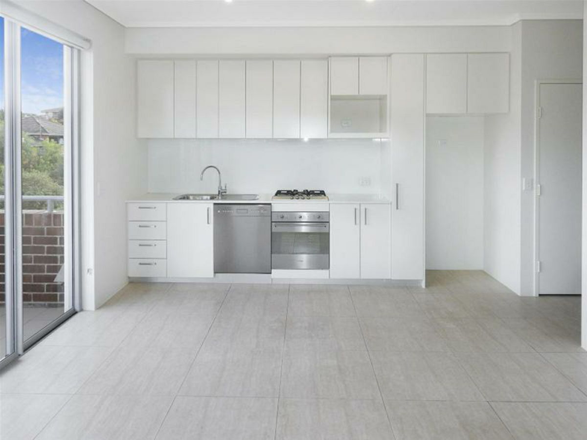 16/2A Edward Street, Ryde - image 2