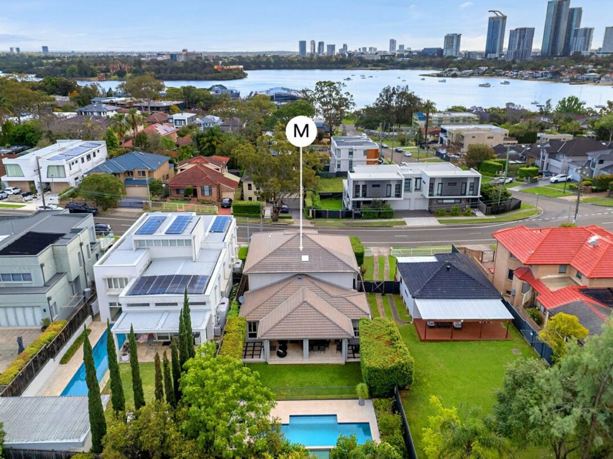 6 Phillip Road, Putney - image 2