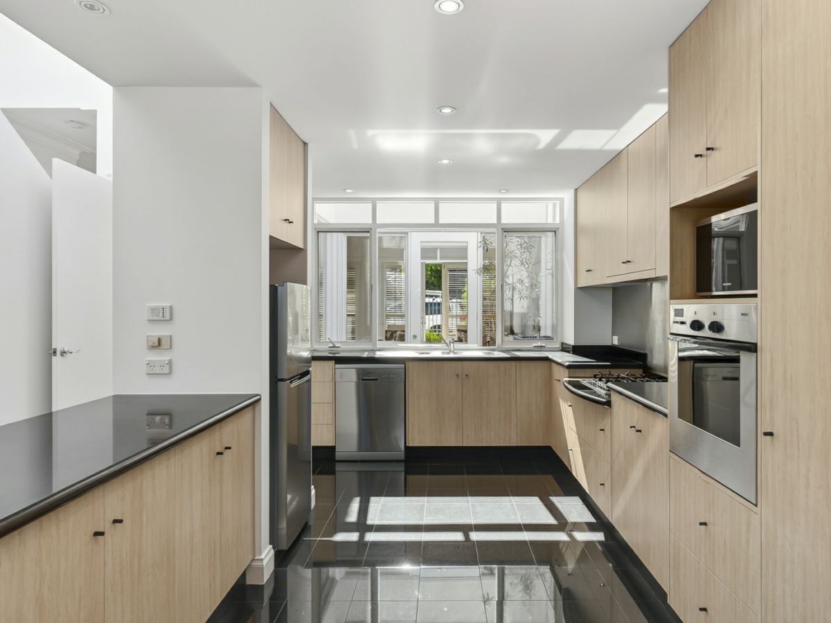 2/13 Swanston Street, Geelong - image 3