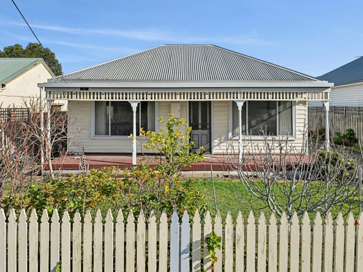1/11 Alder Crescent, Bell Park - image 1