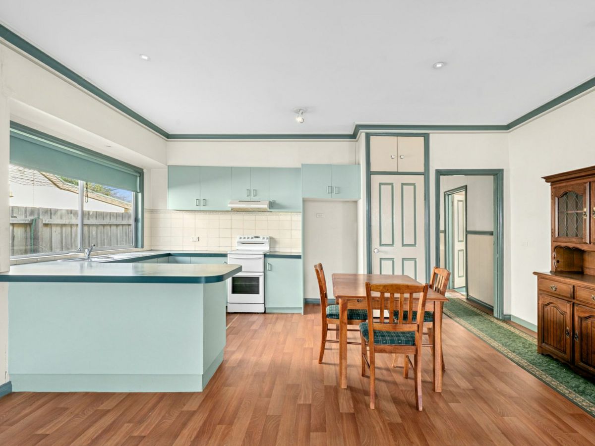 1/11 Alder Crescent, Bell Park - image 2
