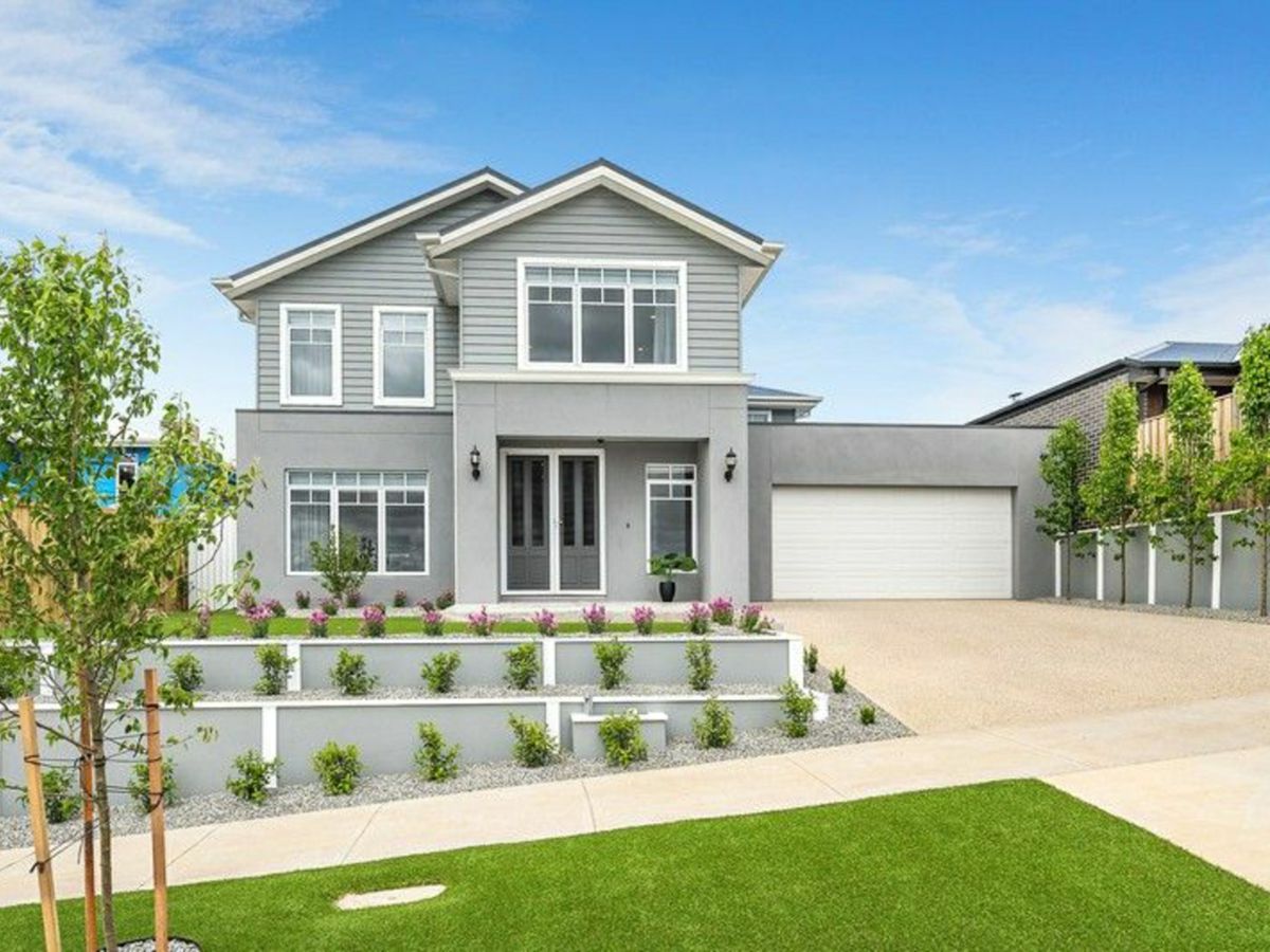 29 Highpoint Crescent, Highton - image 1