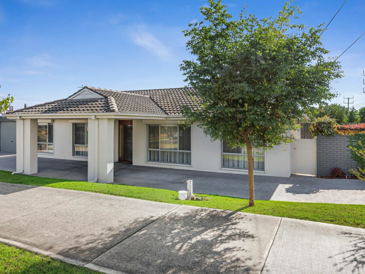 1 Katoomba Court, Hamlyn Heights - image 1