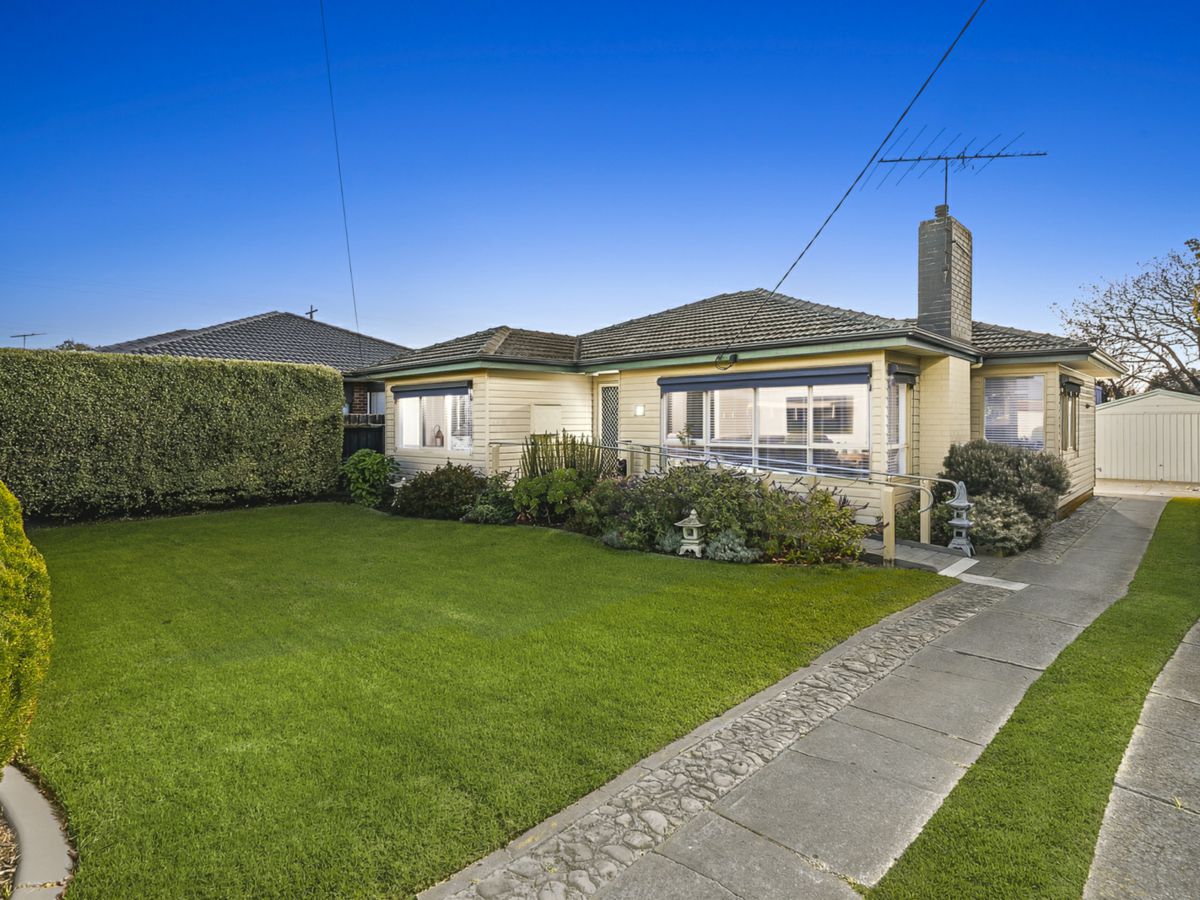 1B Ising Street, Newcomb - image 1