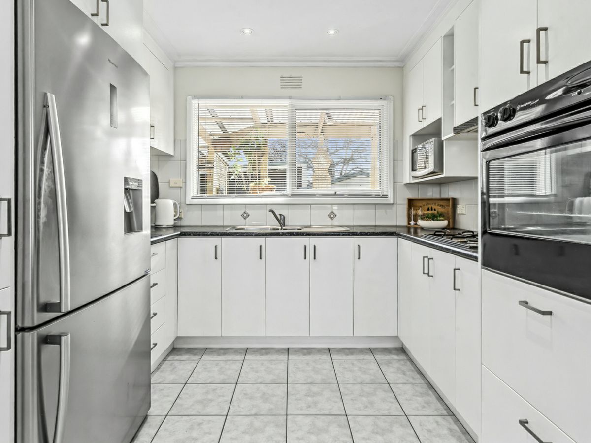 1B Ising Street, Newcomb - image 3