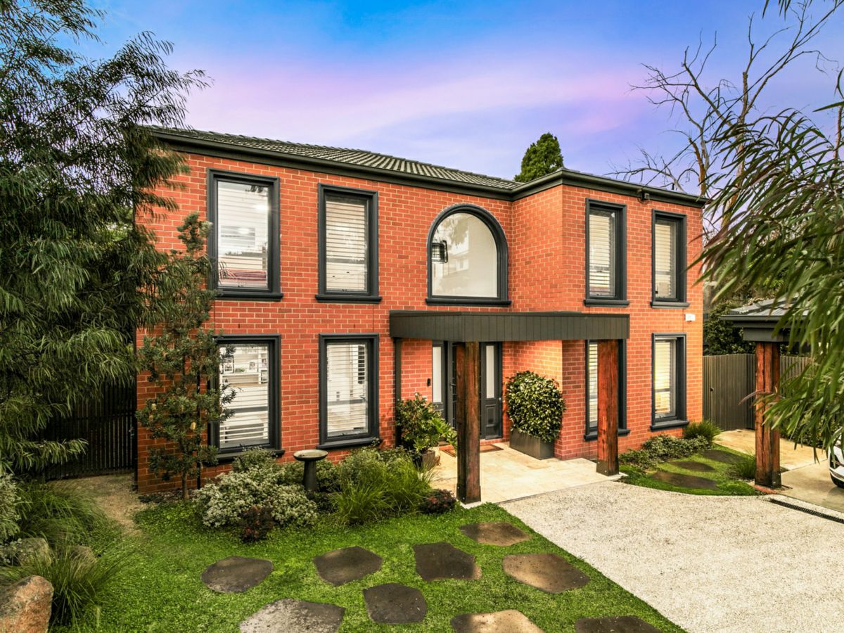 8 Carroll Road, Highton - image 1