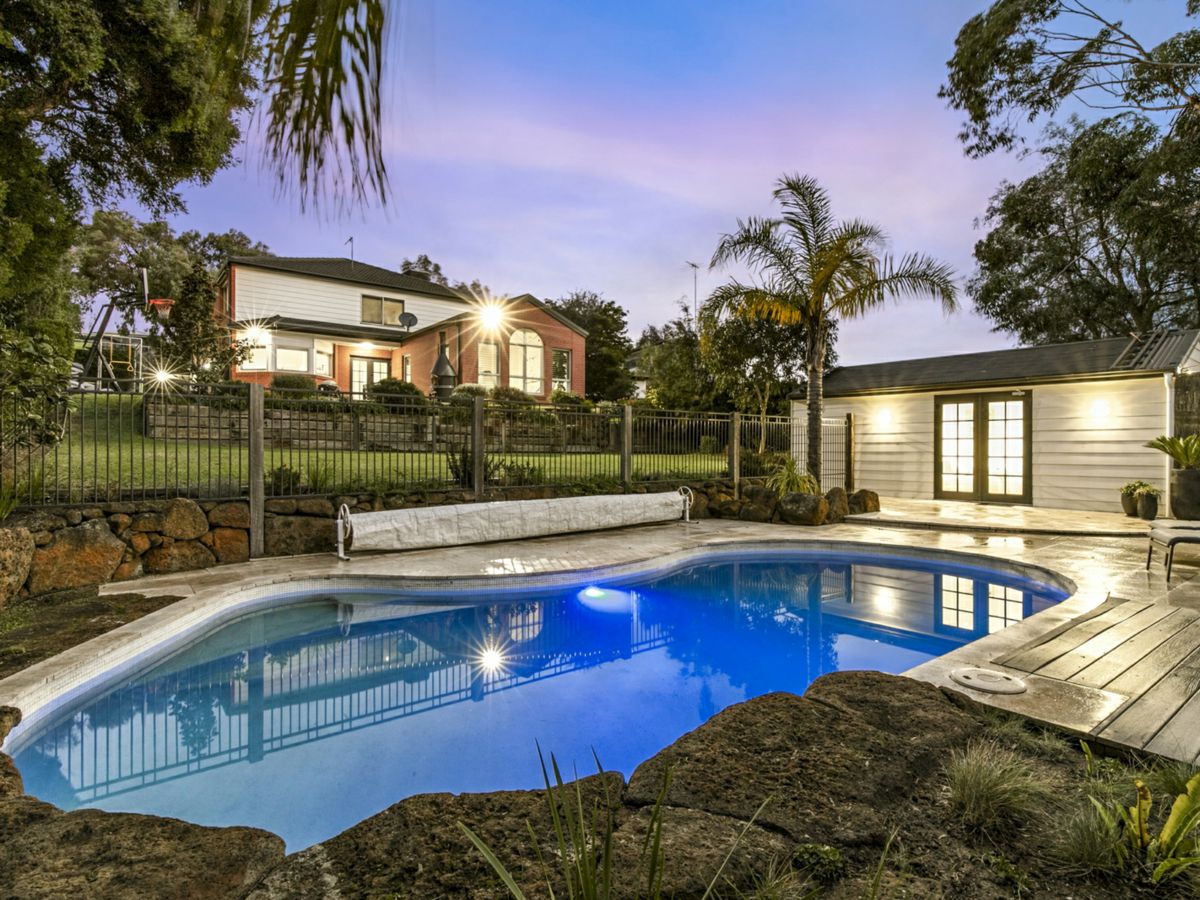 8 Carroll Road, Highton - image 3