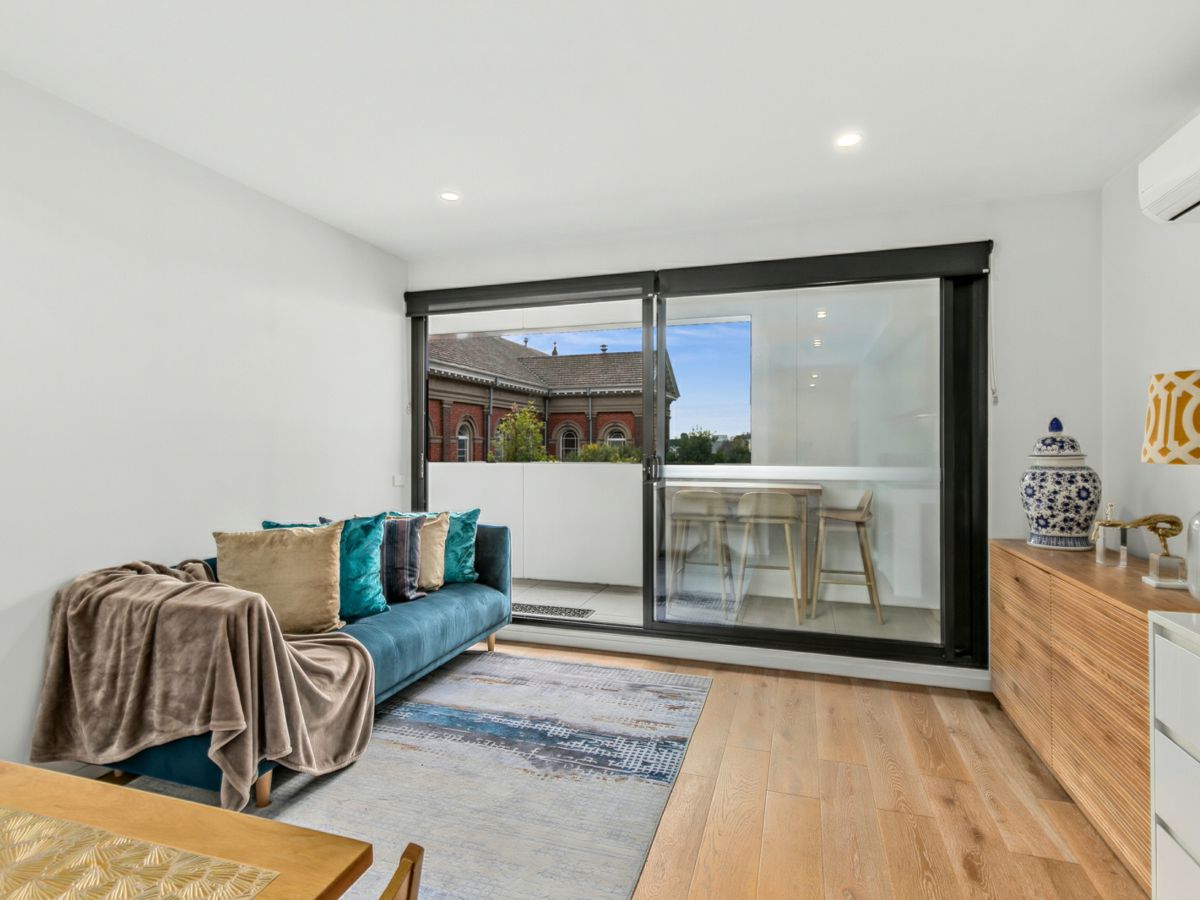 116/146 Bellerine Street, Geelong - image 1