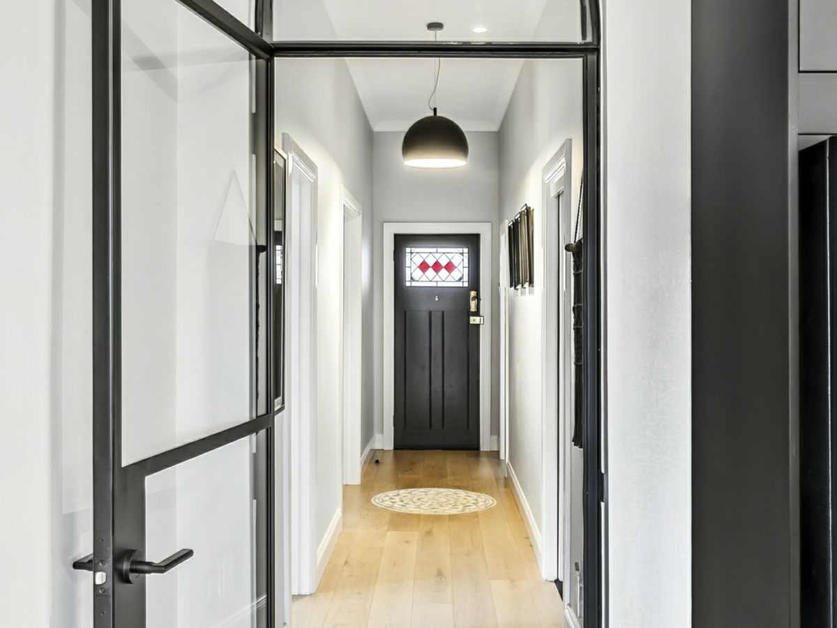 28 Belfast Street, Newtown - image 3