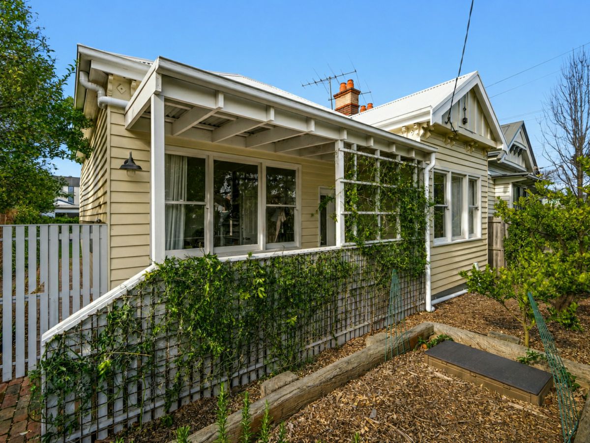 372 Pakington Street, Newtown - image 1