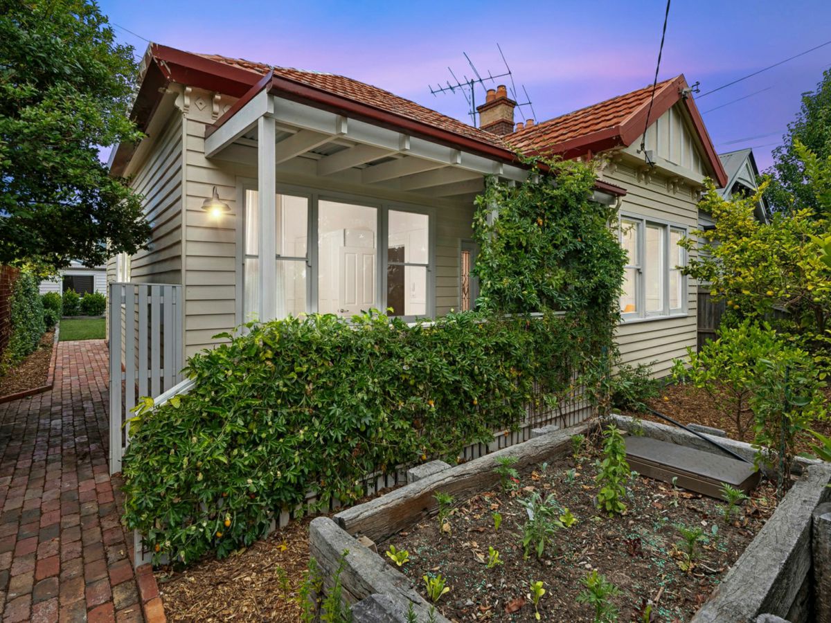 372 Pakington Street, Newtown - image 1