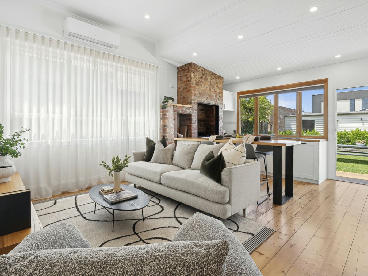 372 Pakington Street, Newtown - image 2