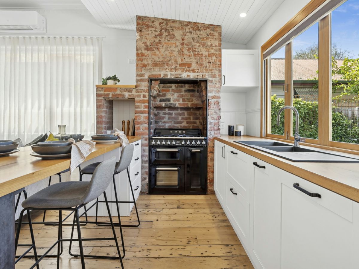 372 Pakington Street, Newtown - image 3