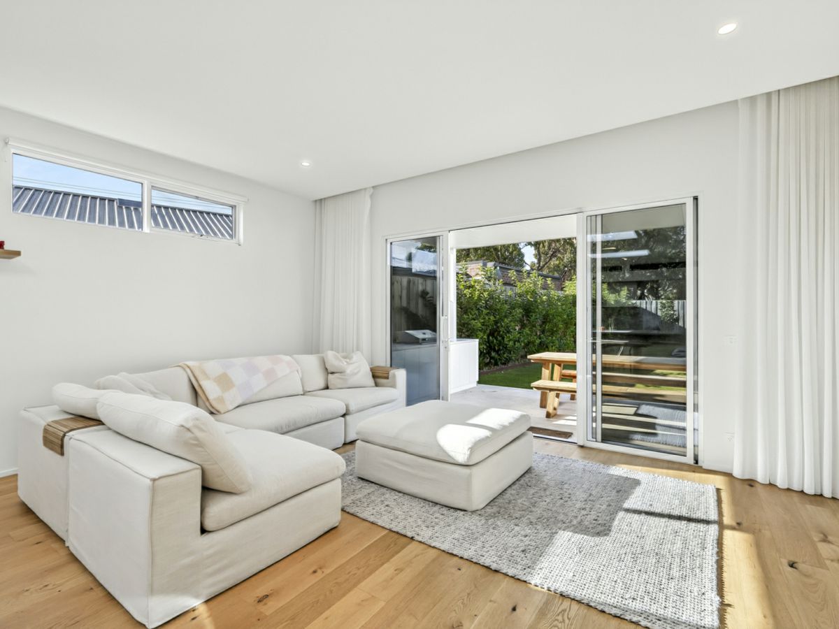 12 Glamis Street, Newtown - image 3
