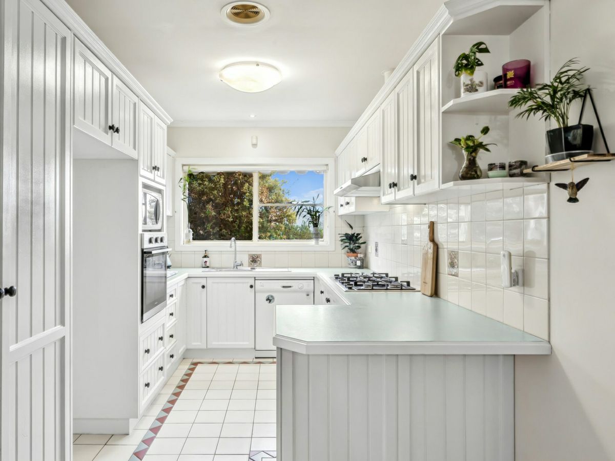10 Broughton Drive, Highton - image 3