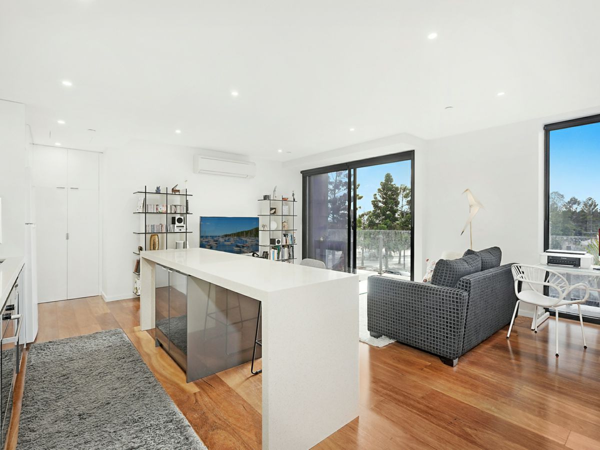901/100 Western Beach Road, Geelong - image 2