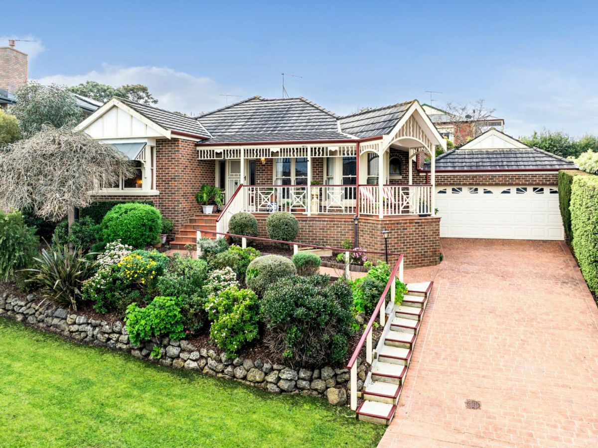 12 Triumph Court, Highton - image 1