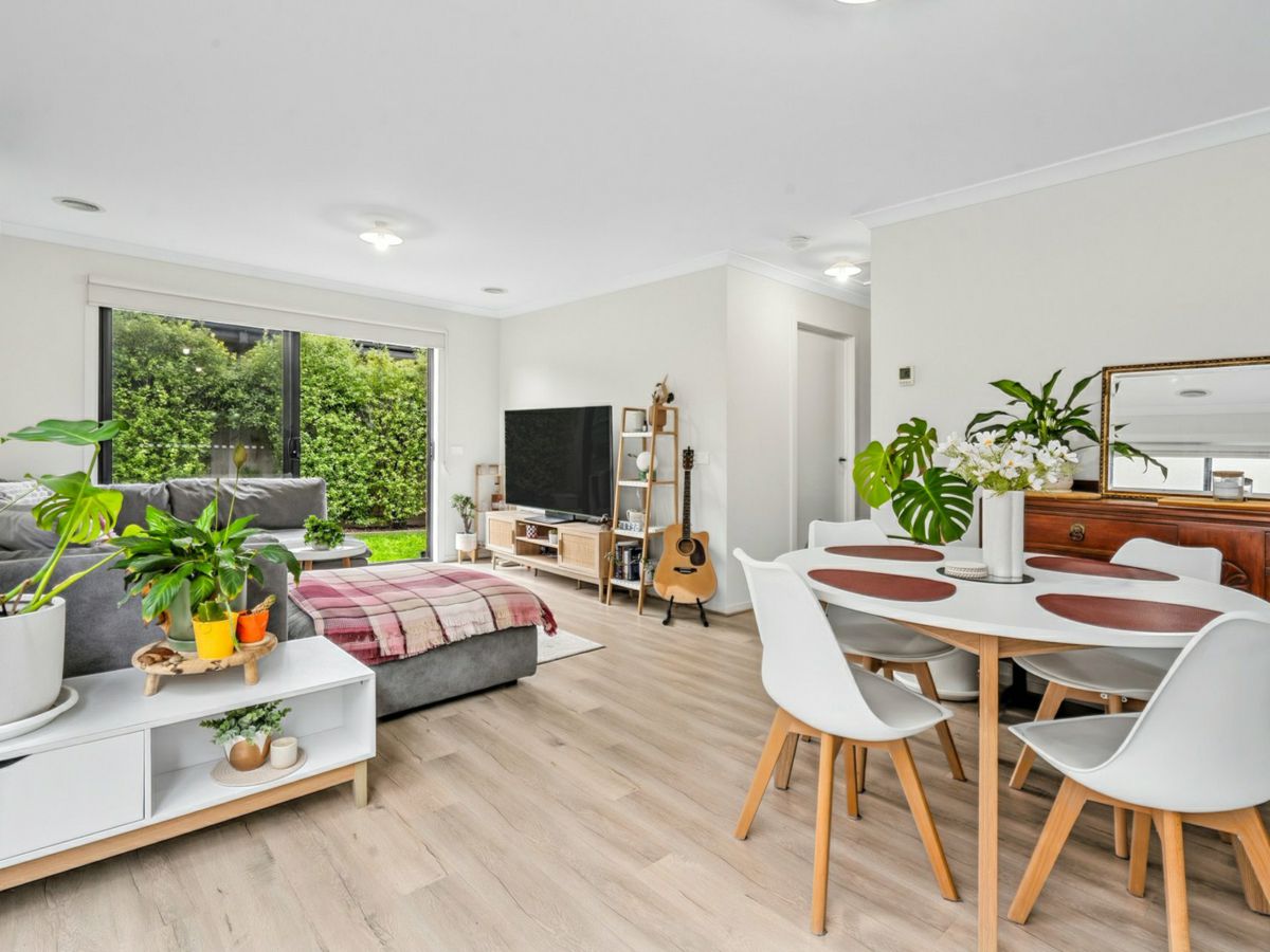 14 Bentons Way, Armstrong Creek - image 2