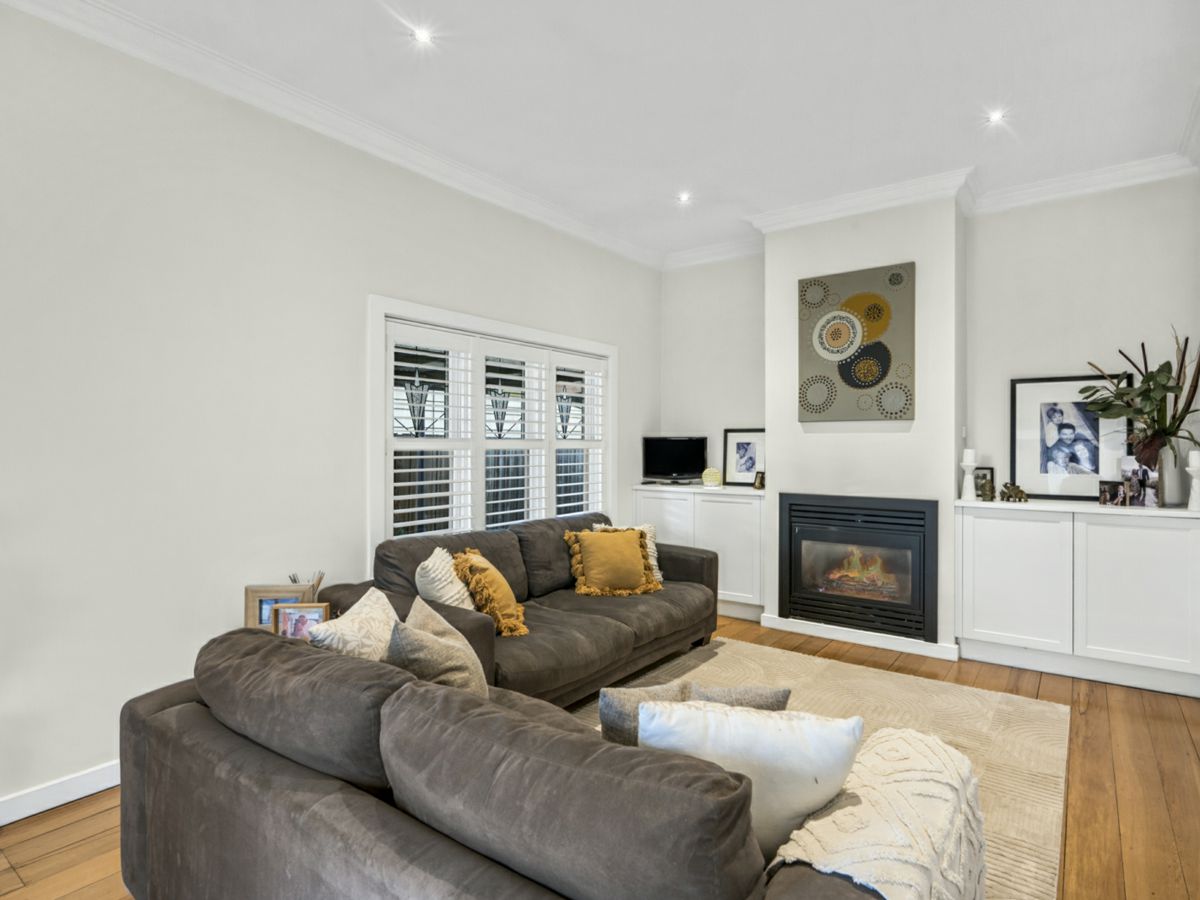 37 Russell Street, Newtown - image 2