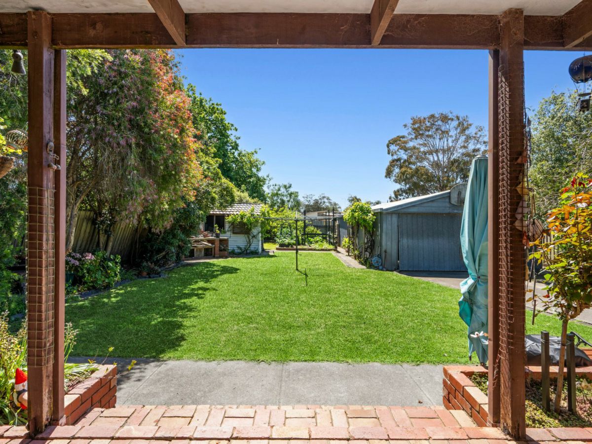 8 Thomas Street, Belmont - image 3