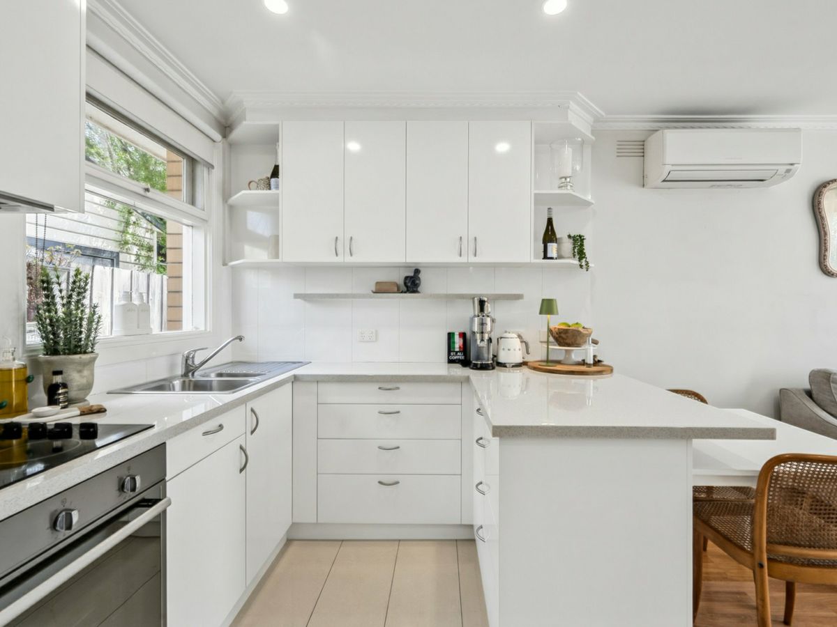 1/2 Martin Street, Thomson - image 1